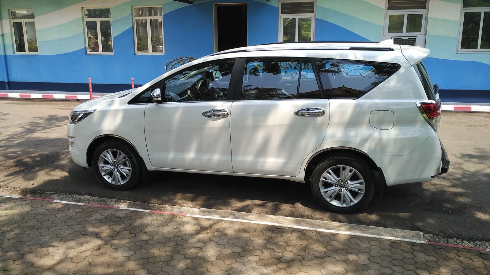 Innova / Crysta — 7 seats